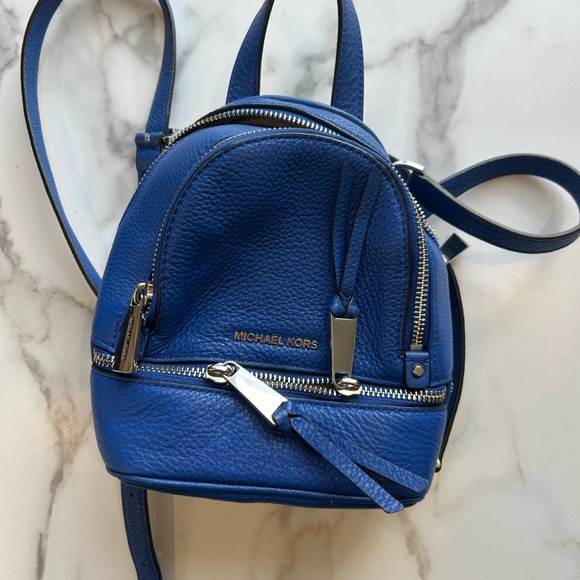 MICHAEL KORS RHEA ZIP ELECTRIC BLUE LEATHER SILVER XS X-BODY BACKPACK BAG - Picture 4 of 10